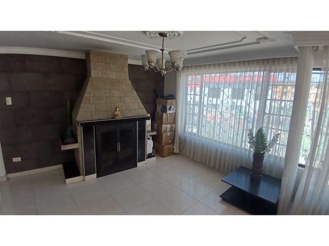 Casa de 6 alcobas en venta en El Sol, Funza, 237 m² · foto 4 de 24
