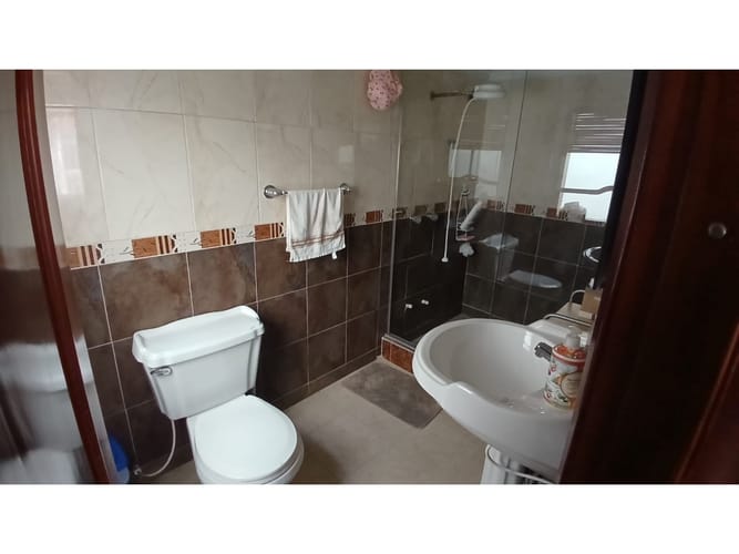 Casa de 6 alcobas en venta en El Sol, Funza, 237 m² · foto 19 de 24