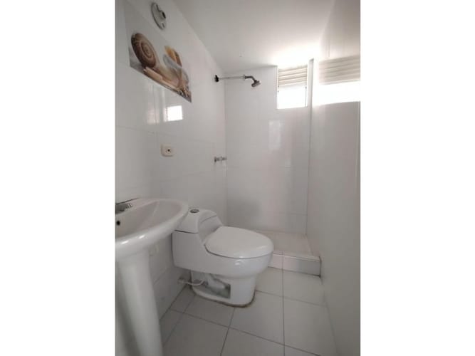Casa de 3 alcobas en venta en Cedritos, Madrid, 66 m² · foto 3 de 8