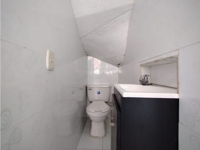 Casa de 3 alcobas en venta en Cedritos, Madrid, 66 m² · foto 6 de 8