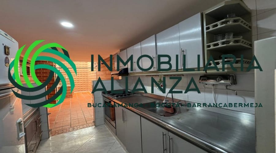 Casa de 6 alcobas en venta en Fontana, Bucaramanga, 298 m² · foto 8 de 24