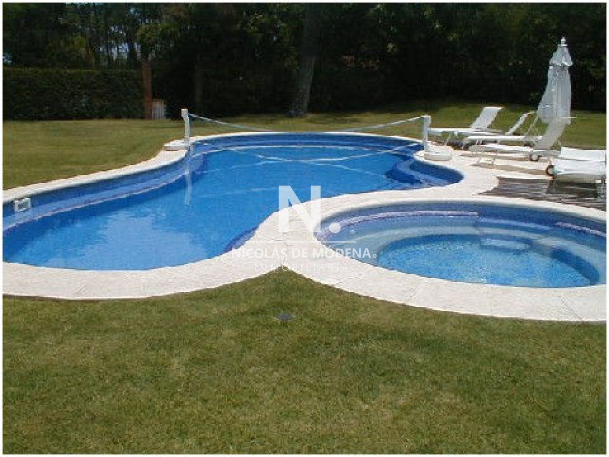 hermosa casa con muy buen parque escucha oferta y financia a largo plazo