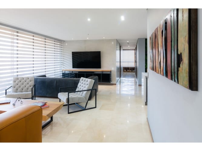 Apartamento de 3 alcobas en arriendo en El Tesoro, Medellín, 178 m² · foto 2 de 15