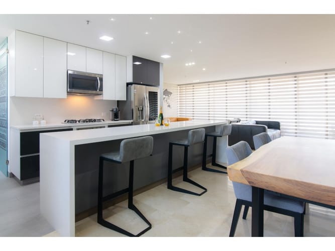 Apartamento de 3 alcobas en arriendo en El Tesoro, Medellín, 178 m² · foto 5 de 15