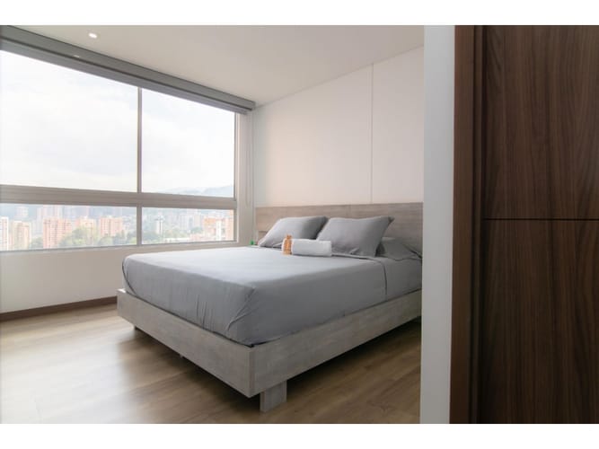 Apartamento de 3 alcobas en arriendo en El Tesoro, Medellín, 178 m² · foto 7 de 15