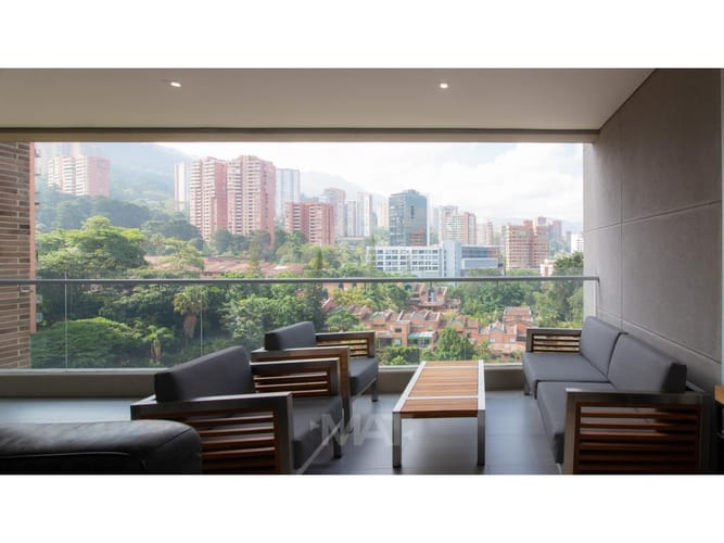 Apartamento de 3 alcobas en arriendo en El Tesoro, Medellín, 178 m² · foto 9 de 15