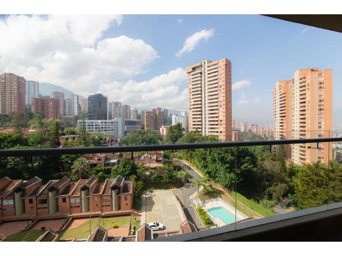 Apartamento de 3 alcobas en arriendo en El Tesoro, Medellín, 178 m² · foto 12 de 15