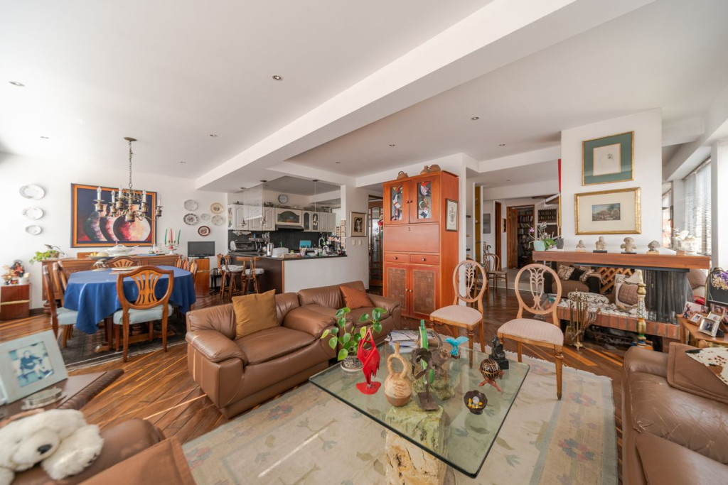 Apartamento en venta en El Contador, Bogotá · foto 2 de 24