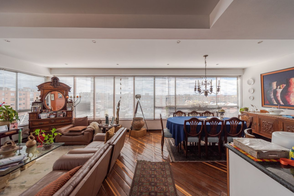 Apartamento en venta en El Contador, Bogotá · foto 3 de 24