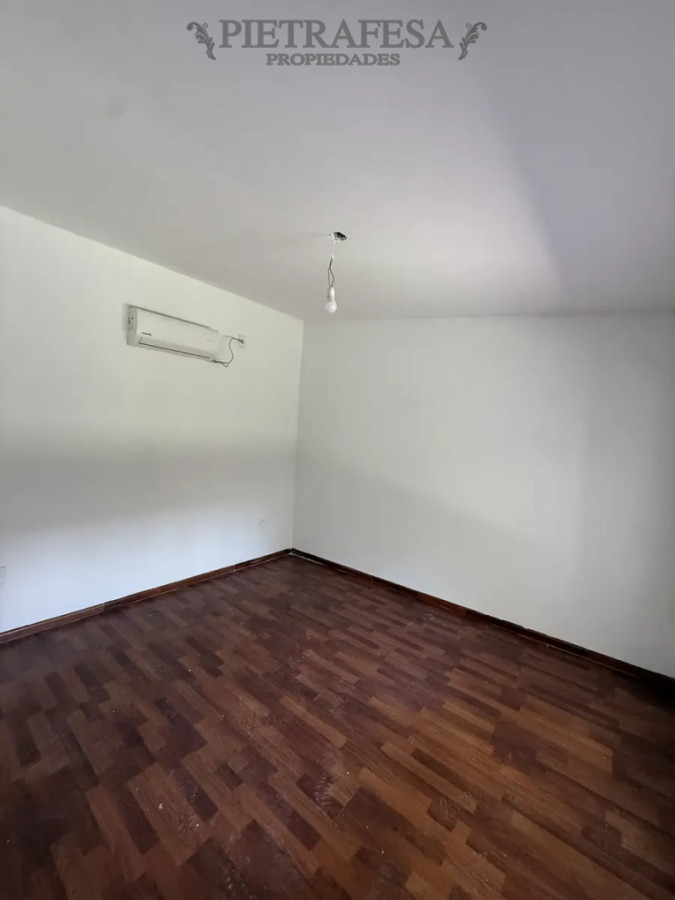 Casa en alquiler, 1 dormitorio, 1 baño, cochera, patio, cochera. Punta Gorda. · Foto 6