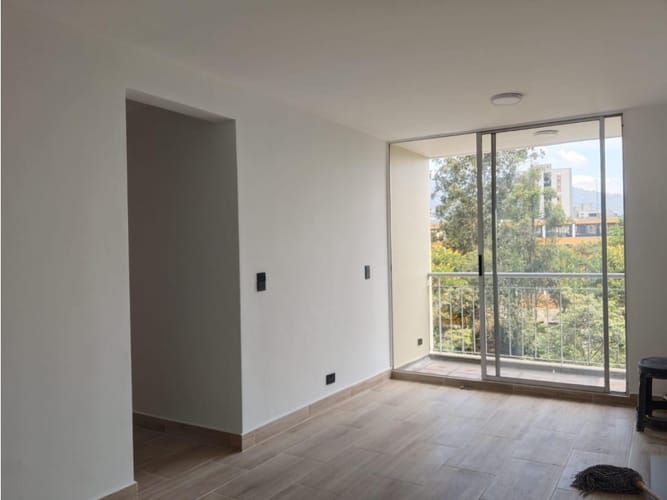 Apartamento de 3 alcobas en arriendo en Las Mercedes, Medellín, 69 m² · foto 7 de 17
