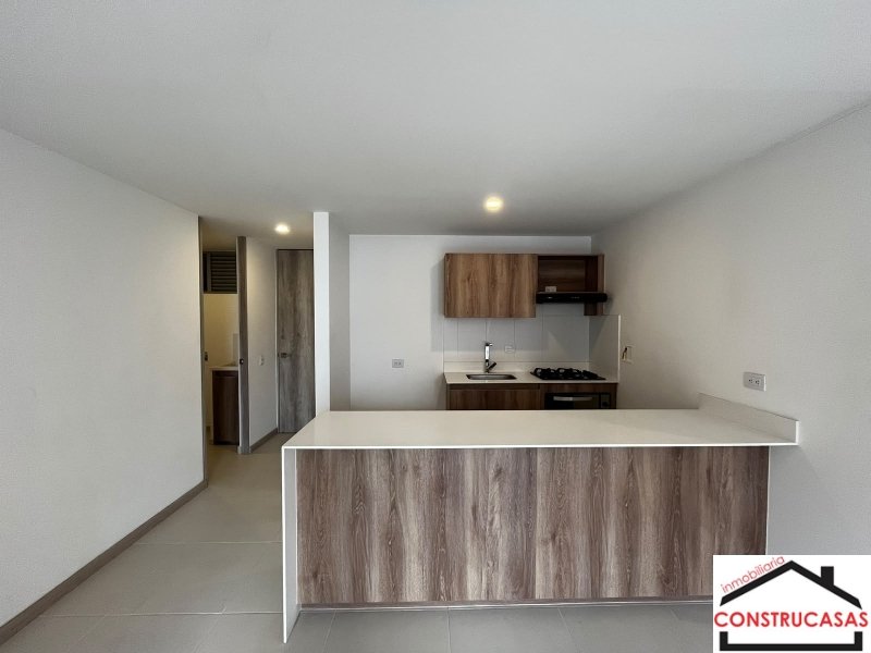 Apartamento en arriendo en Ciudad Del Río, Medellín · foto 3 de 21