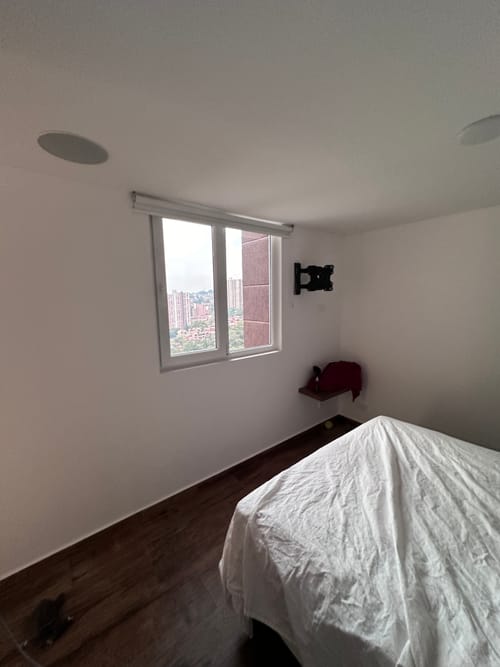 Apartamento de 3 alcobas en venta en Bucaros, Bello, 57 m² · foto 2 de 16
