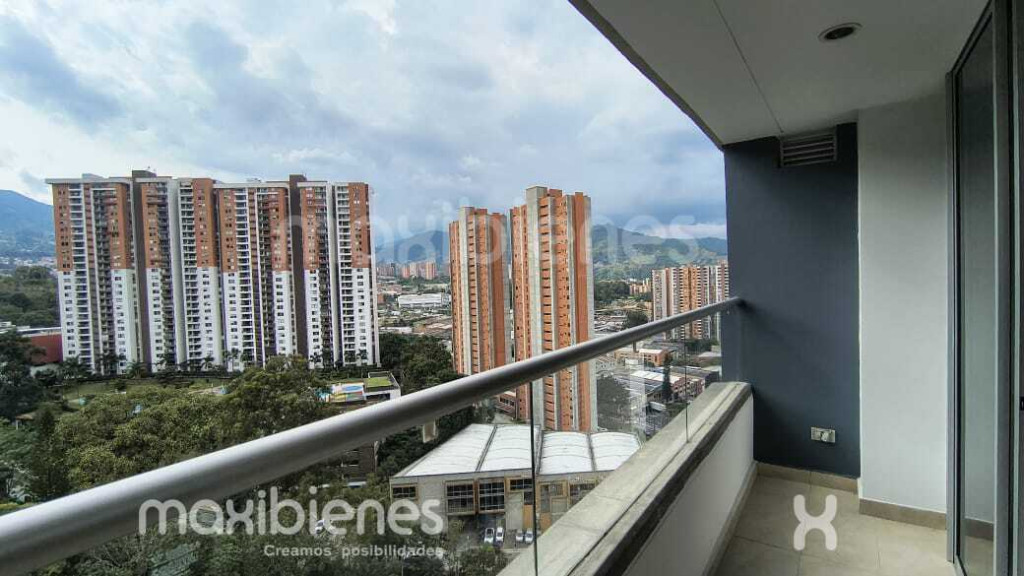 Apartaestudio en arriendo en Tres Esquinas, Envigado · foto 3 de 14