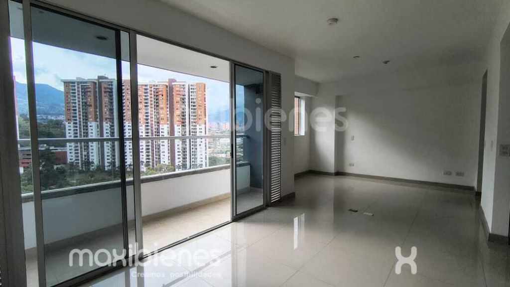 Apartaestudio en arriendo en Tres Esquinas, Envigado · foto 8 de 14