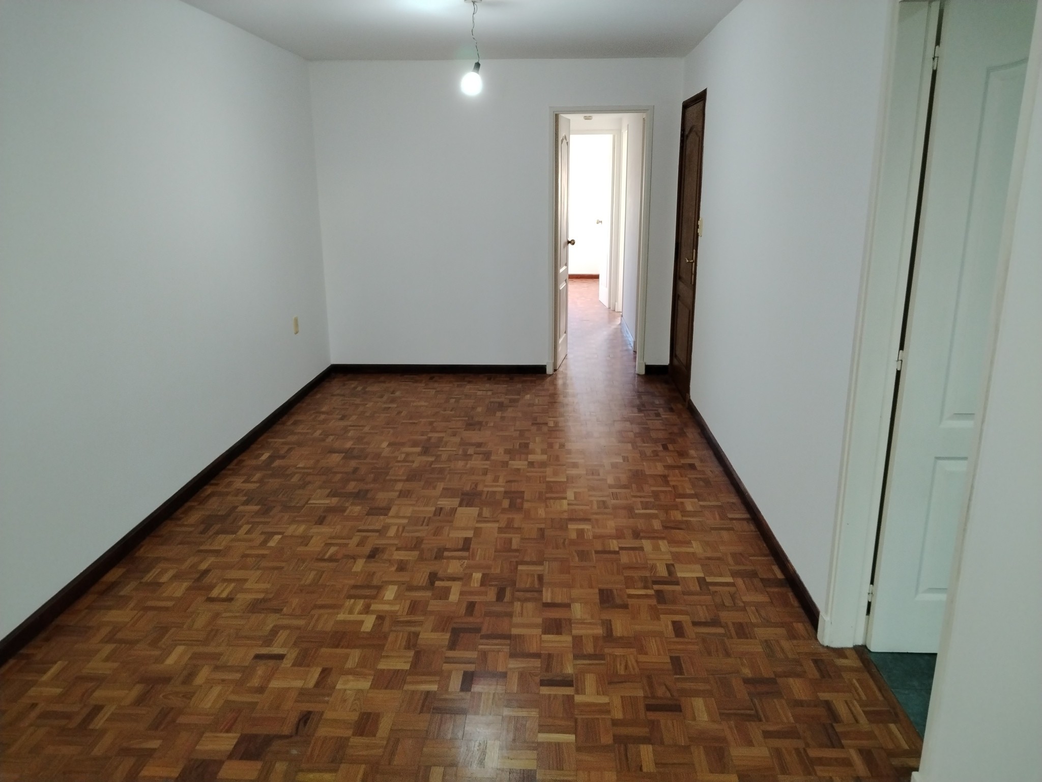 Parque Batlle.Av. Rivera y Av. Ponce.luminoso,2 dorm,2 baños,lavadero.Barbacoa · Foto 4