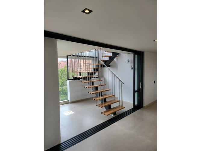 Apartamento de 4 alcobas en venta en El Poblado, Medellín, 230 m² · foto 4 de 9