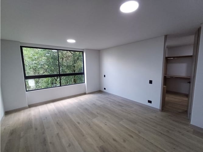 Apartamento de 4 alcobas en venta en El Poblado, Medellín, 230 m² · foto 6 de 9