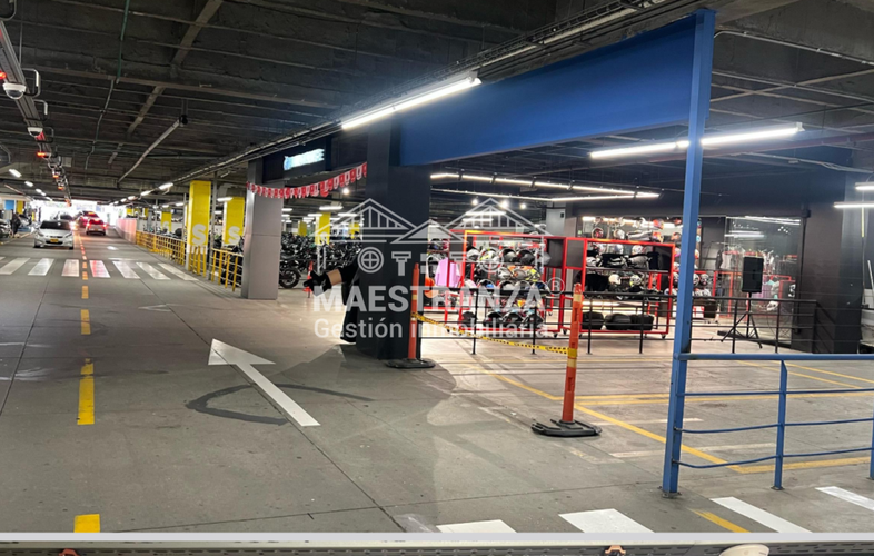 Local en arriendo en Belén, Medellín, 350 m² · foto 2 de 5