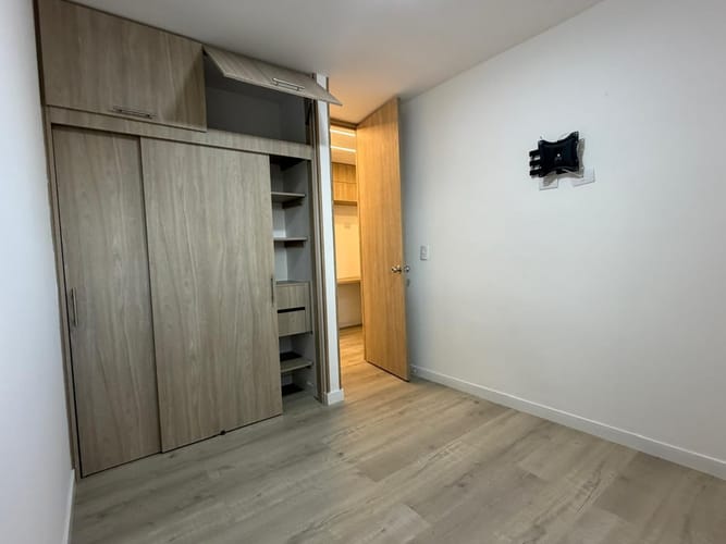 Apartamento en venta en Rodeo Alto, Itagüí · foto 5 de 24
