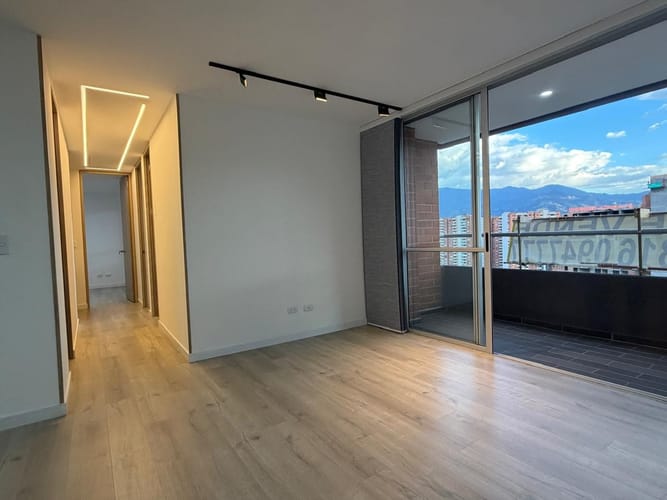 Apartamento en venta en Rodeo Alto, Itagüí · foto 8 de 24