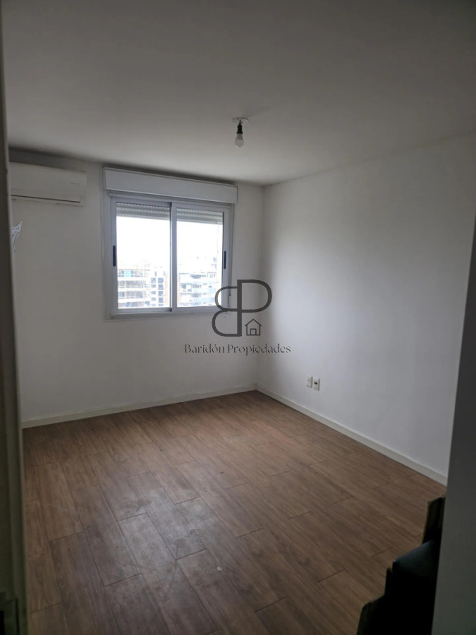 Alquiler Apartamento 2 Dormitorios Cordón con balcon y cochera · Foto 9