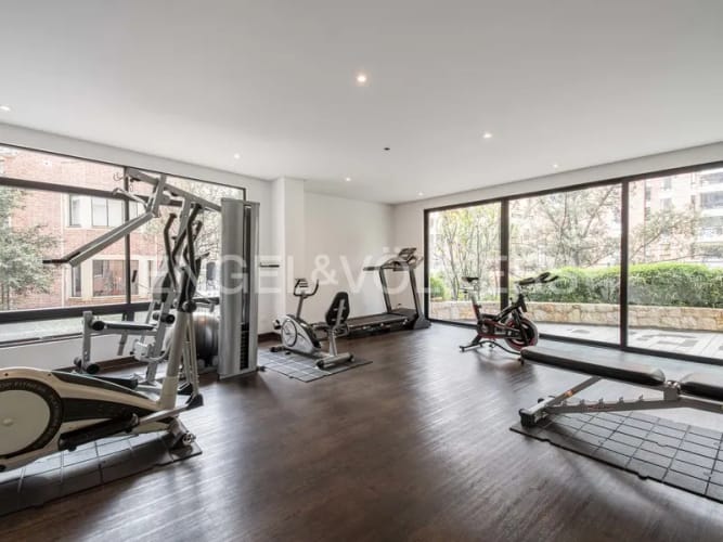 Apartamento de 3 alcobas en venta en Los Rosales, Bogotá, 176 m² · foto 17 de 19