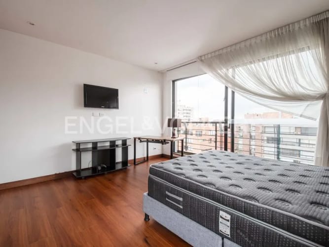 Apartamento de 3 alcobas en venta en Los Rosales, Bogotá, 176 m² · foto 14 de 19
