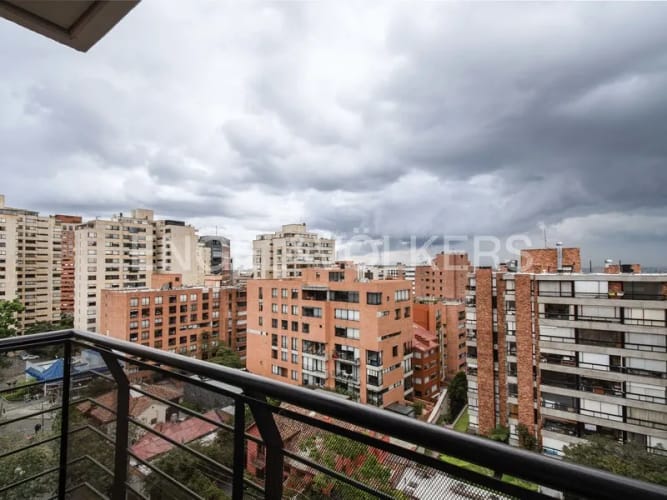 Apartamento de 3 alcobas en venta en Los Rosales, Bogotá, 176 m² · foto 7 de 19