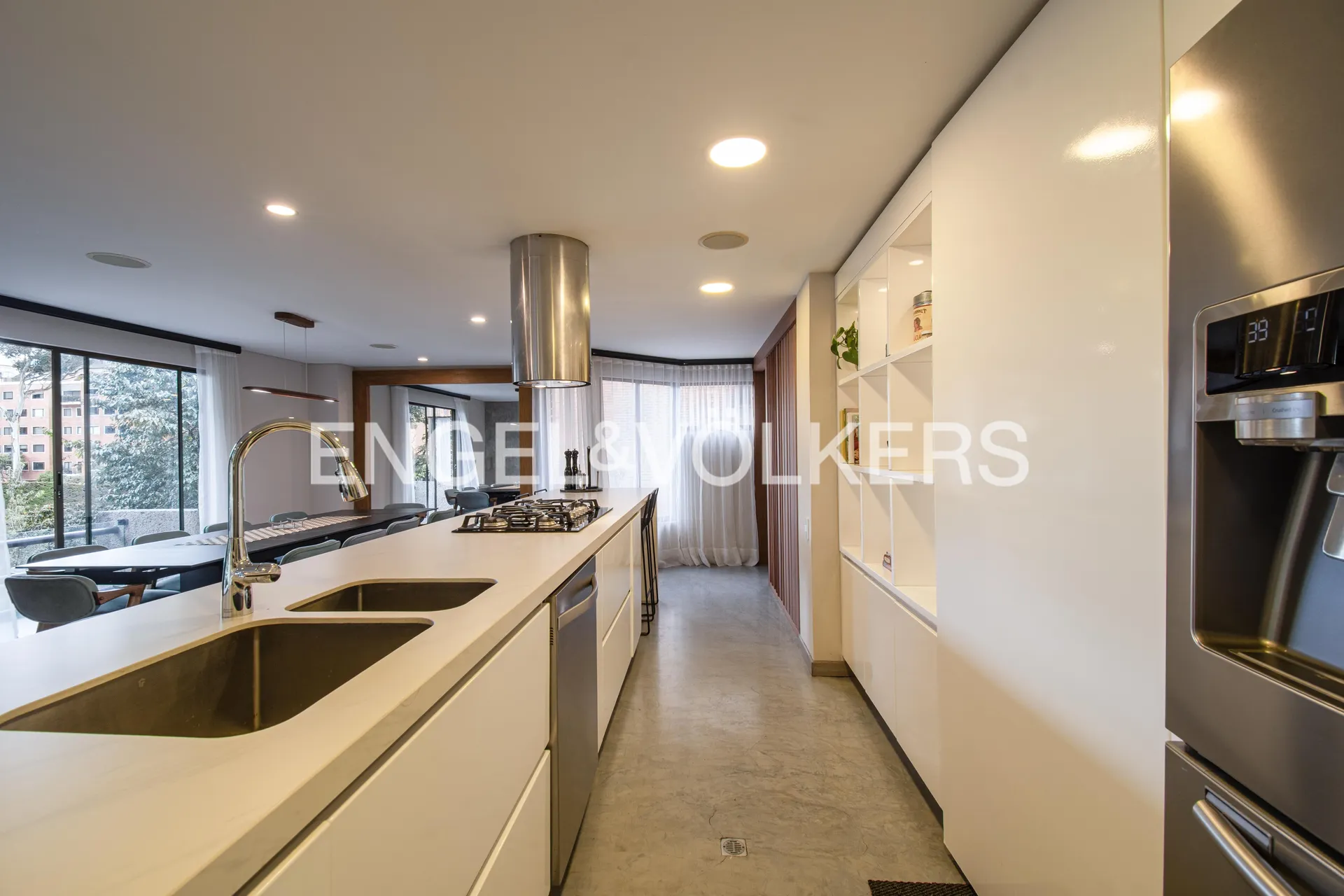 Apartamento en venta en Los Rosales, Bogotá · foto 8 de 16