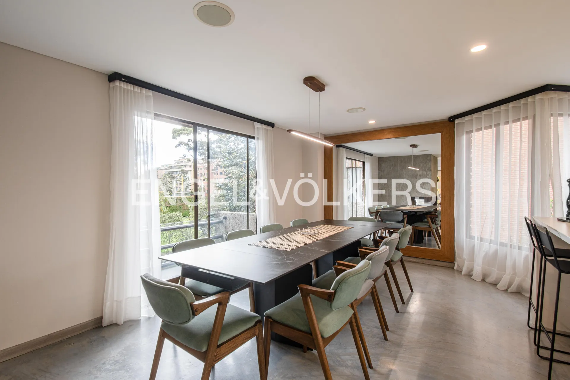 Apartamento en venta en Los Rosales, Bogotá · foto 4 de 16