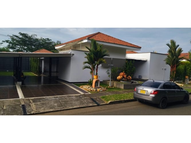 Casa de 4 alcobas en venta en Las Mercedes, Jamundí, 380 m² · foto 3 de 24
