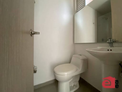 Apartamento de 3 alcobas en venta en San Remo, Sabaneta, 66 m² · foto 8 de 12