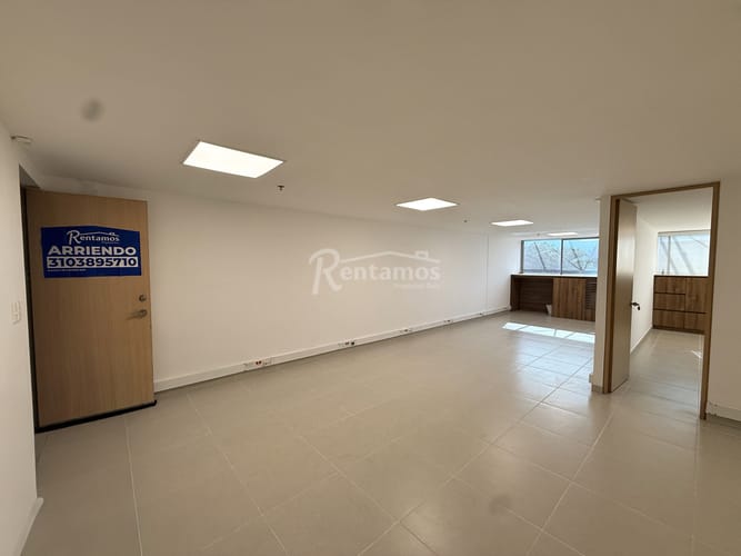 Oficina en venta en Suramericana, Medellín, 75 m² · foto 2 de 19