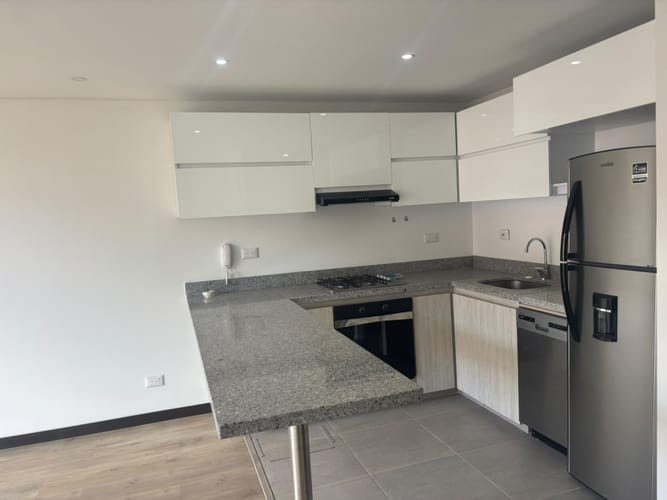 Apartamento de 3 alcobas en venta en Colina Campestre, Bogotá, 66 m² · foto 2 de 11