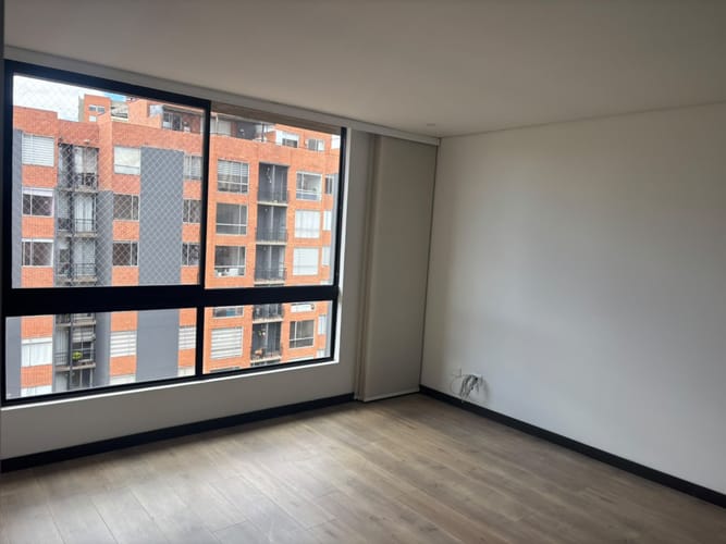 Apartamento de 3 alcobas en venta en Colina Campestre, Bogotá, 66 m² · foto 3 de 11