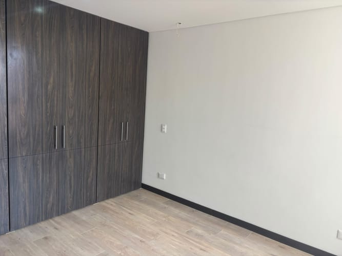 Apartamento de 3 alcobas en venta en Colina Campestre, Bogotá, 66 m² · foto 4 de 11