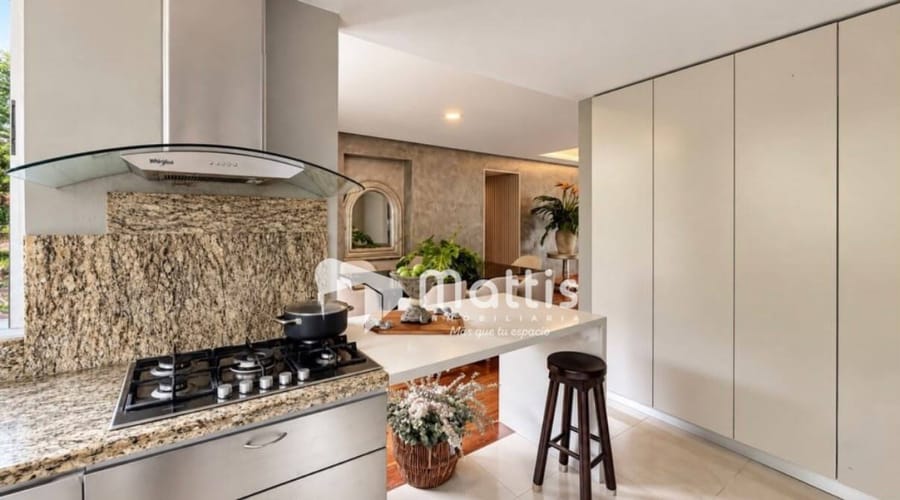 Apartamento de 3 alcobas en arriendo en Las Lomas, Medellín, 283 m² · foto 12 de 15