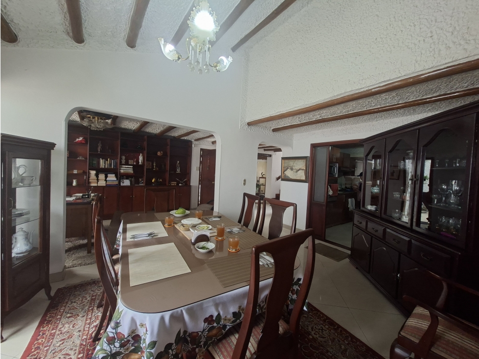 Casa en venta en Santa Barbara Central, Bogotá · foto 2 de 16
