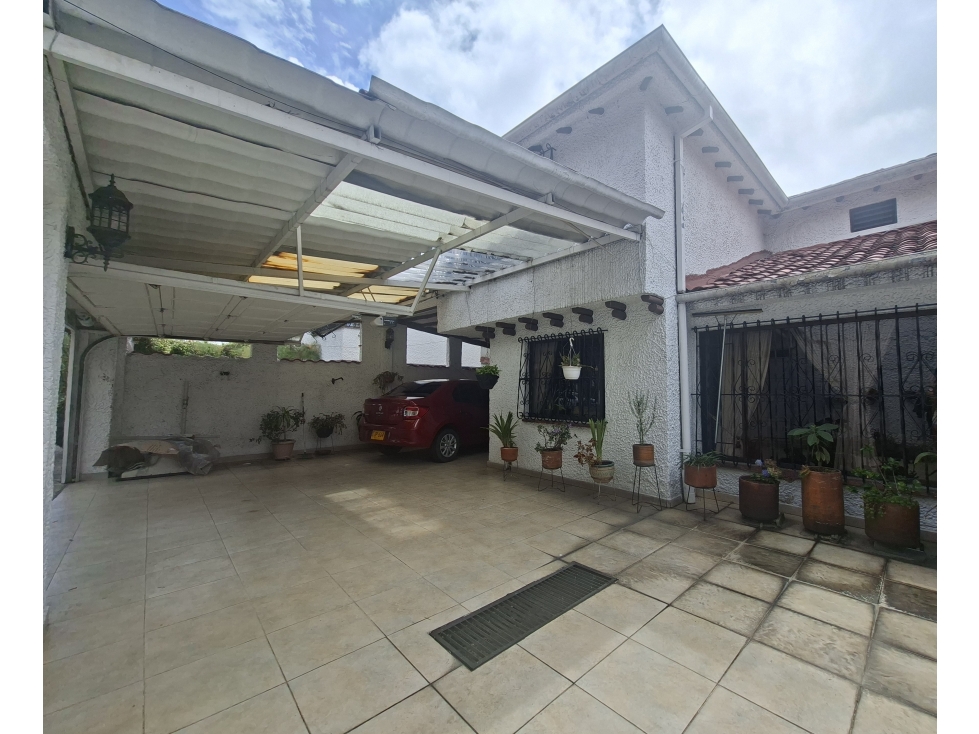 Casa en venta en Santa Barbara Central, Bogotá · foto 12 de 16