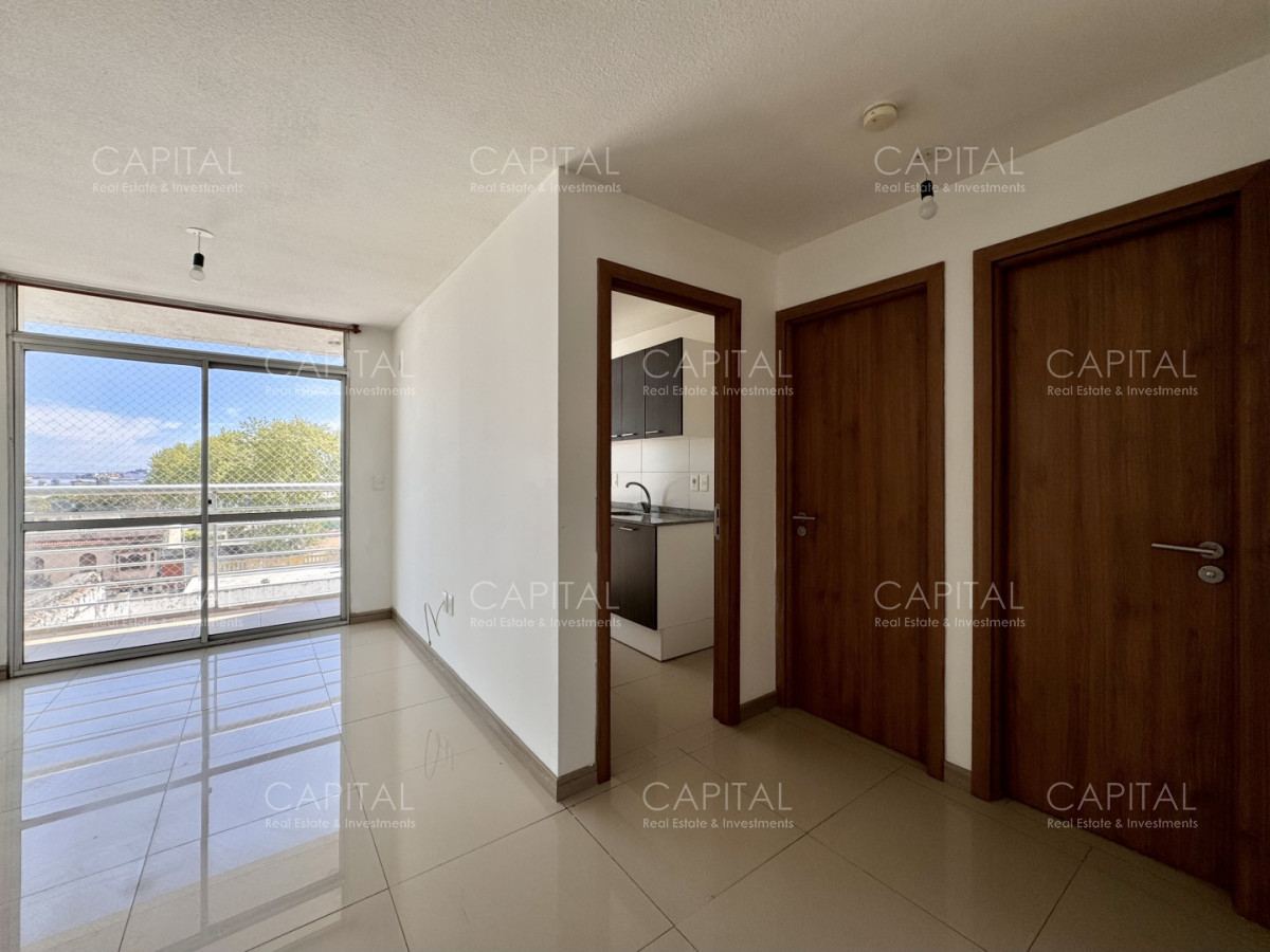 Apartamento de dos dormitorios en alquiler anual entre Bella Vista y Aguada sobre Av. Agraciada.