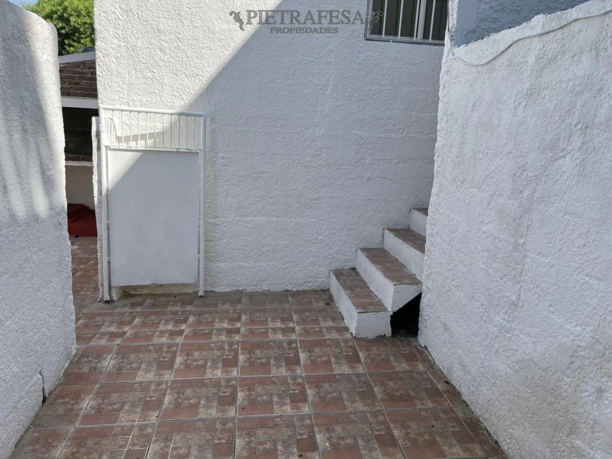 Apartamento en alquiler, 2 dormitorios, 1 baño, patio con parrillero, cochera. Sin gc. Paso de las Duranas. · Foto 7