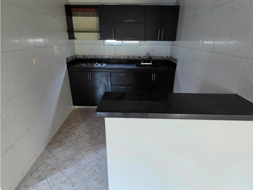 Apartamento en arriendo en Villatina, Medellín · foto 2 de 13