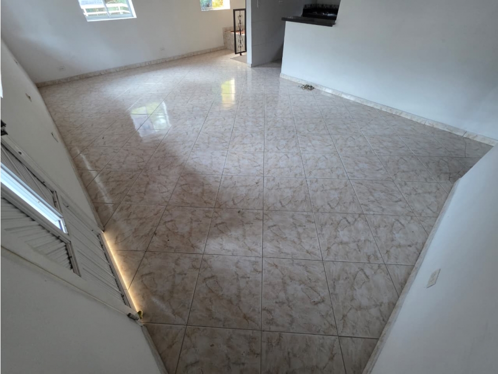 Apartamento en arriendo en Villatina, Medellín · foto 5 de 13