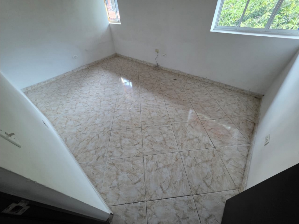 Apartamento en arriendo en Villatina, Medellín · foto 7 de 13