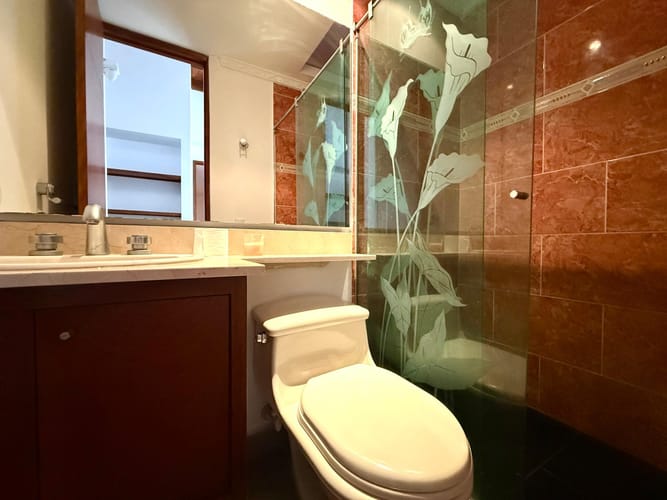 Casa de 4 alcobas en venta en Altos Del Poblado, Medellín, 250 m² · foto 18 de 23