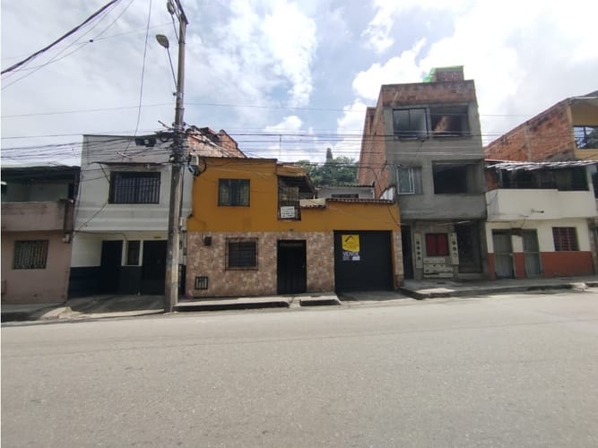 Casa de 15 alcobas en venta en Caicedo, Medellín, 368 m² · foto 3 de 24