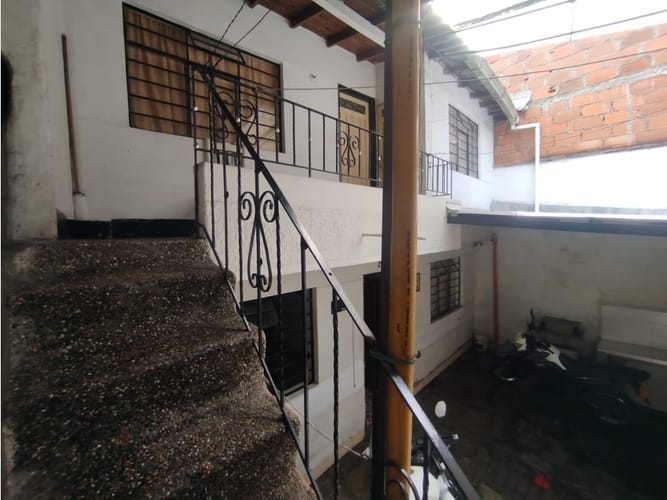 Casa de 15 alcobas en venta en Caicedo, Medellín, 368 m² · foto 5 de 24