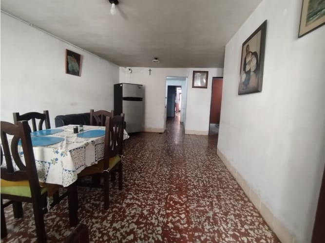 Casa de 15 alcobas en venta en Caicedo, Medellín, 368 m² · foto 7 de 24