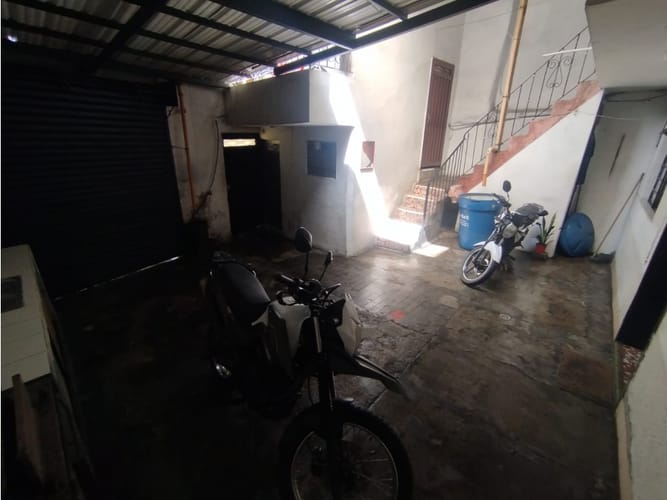 Casa de 15 alcobas en venta en Caicedo, Medellín, 368 m² · foto 23 de 24